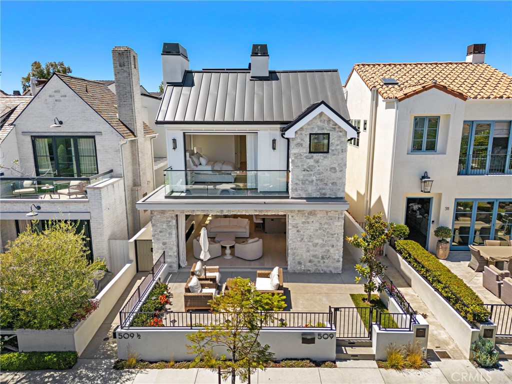 Corona del Mar South of PCH (CDMS) - Residential Lease