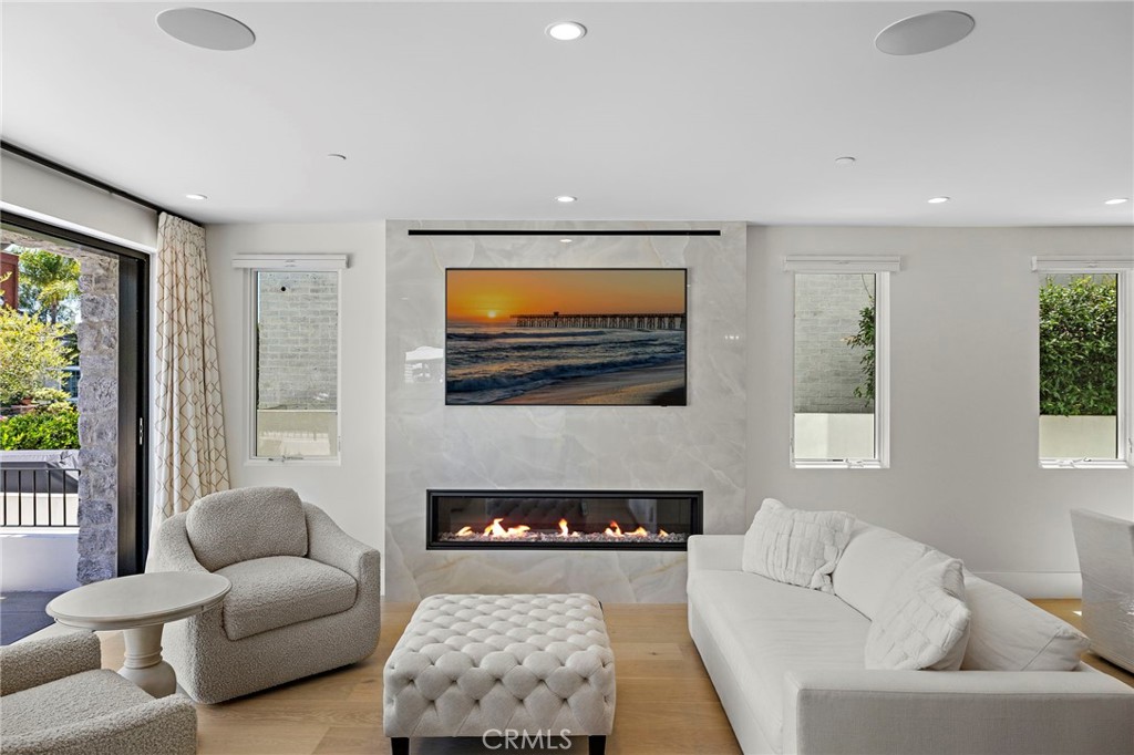 Corona del Mar South of PCH (CDMS) - Residential Lease