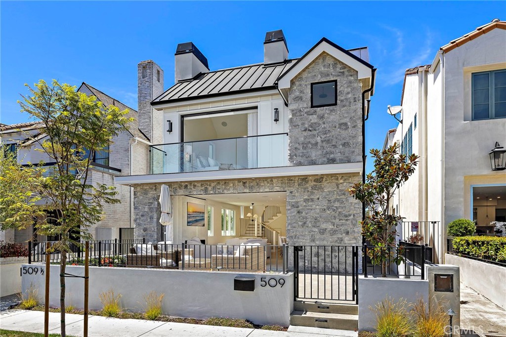 Corona del Mar South of PCH (CDMS) - Residential Lease