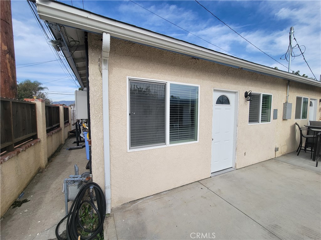 Amazing modern rear unit for lease in Chino. Make this home yours! Features a full kitchen, living room, bathroom, bedroom, and closet. Air conditioning throughout with mini split system. Call for a showing.