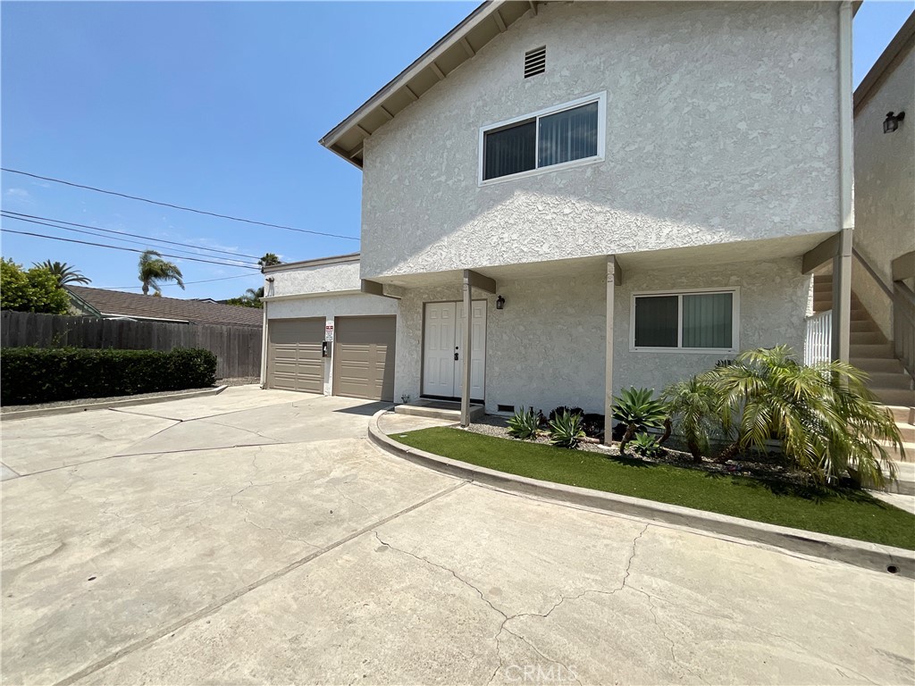 East Side: Large 3 Bedroom 3.5 Bath Attached Townhouse, Kitchen With Tile Flooring, Corian Counter Tops, Breakfast Bar, Stainless Steel Stove, Dishwasher, Separate Dining, New Plank Flooring Throughout, Recessed Lighting, Blinds, Large Patio, All Bedrooms With Attached Bathrooms, Ceiling Fans, Recessed Lighting, Master Bedroom With Large Sun Deck, Bathrooms With Tub and Shower, Tile Flooring, Laundry Room With Washer And Dryer Included (AS IS), A/C, Double Enclosed Garage With Opener, Near Park, Schools, 55 Freeway, And Upper Newport Bay Nature Preserve.