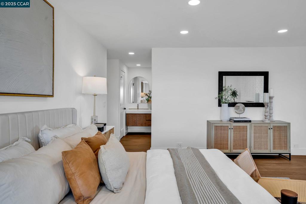 COUNTRY LIVING - Residential