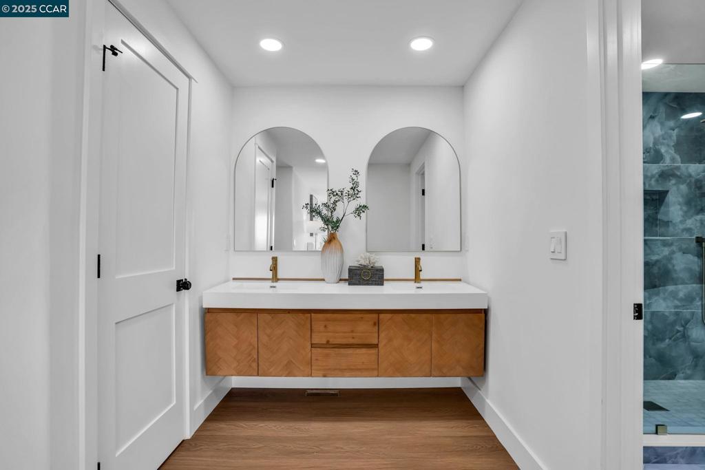COUNTRY LIVING - Residential