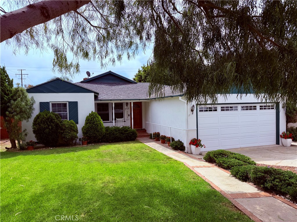 758 Bungalow