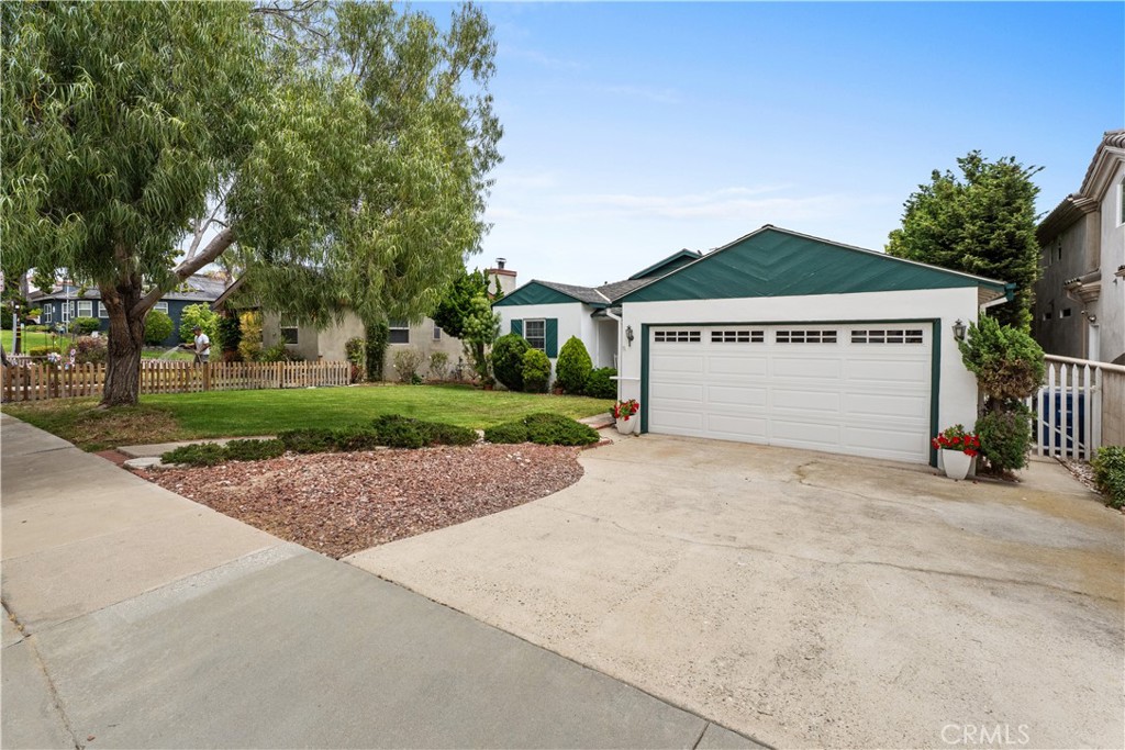 758 Bungalow