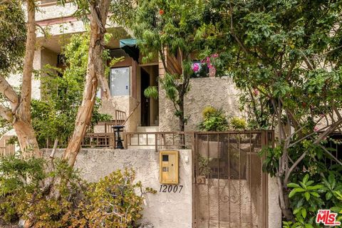 Photo of 12007 Rochester Avenue #3, Los Angeles, CA 90025 (MLS # 26736019)