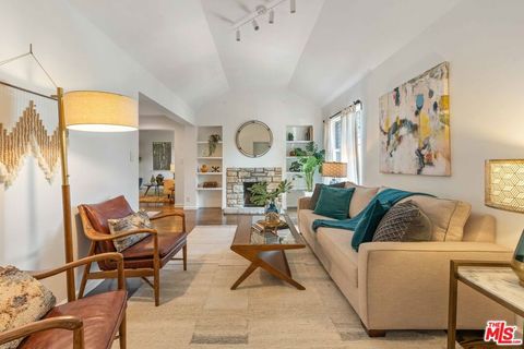 Photo of 9039 Phyllis Avenue, West Hollywood, CA 90069 (MLS # 26827305)