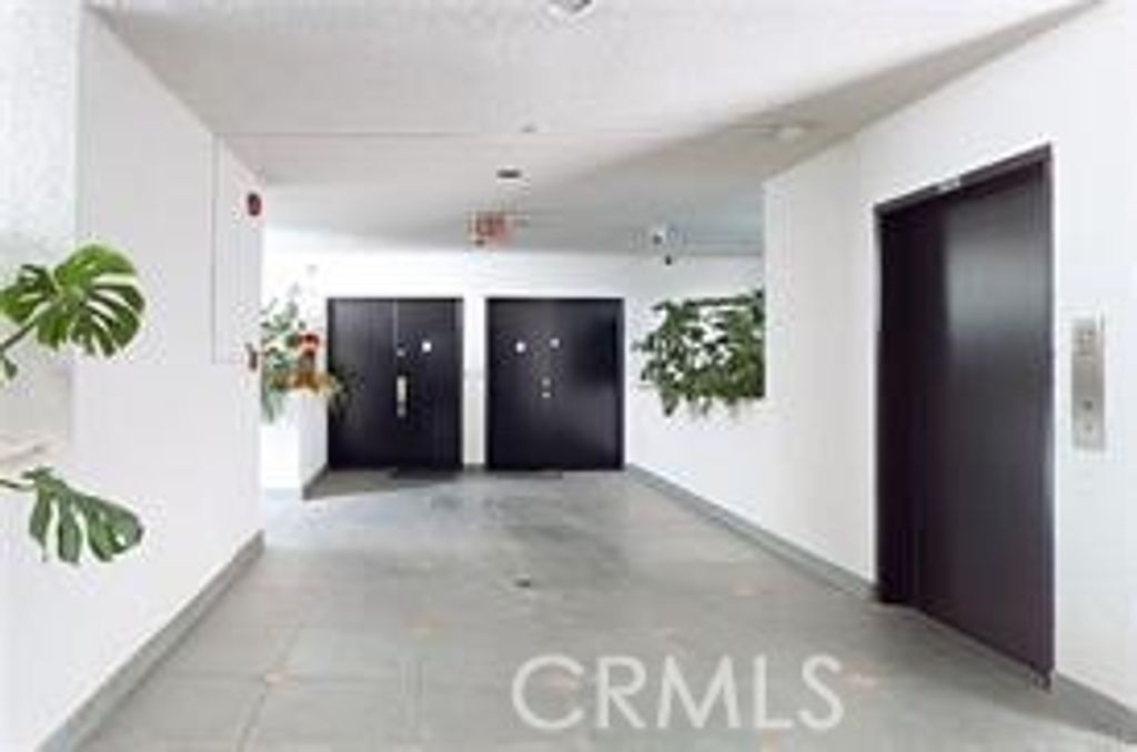 Photo of 1201 Larrabee Street #305, West Hollywood, CA 90069 (MLS # SR25136897)
