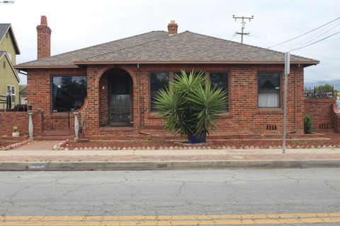 Photo of 703 Palm Ave Ave, Watsonville, CA 95076 (MLS # 41129654)