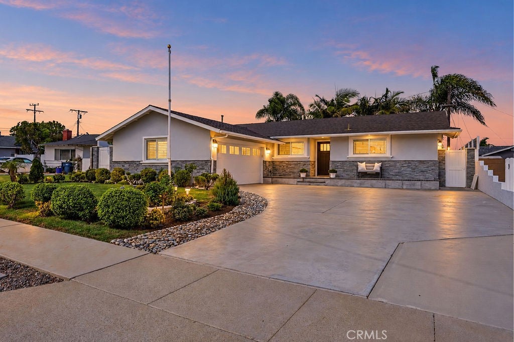 8391 Enfield Circle