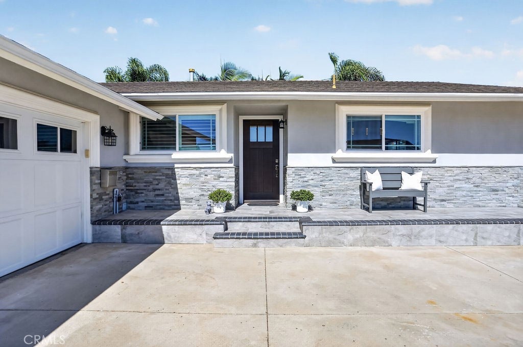 8391 Enfield Circle