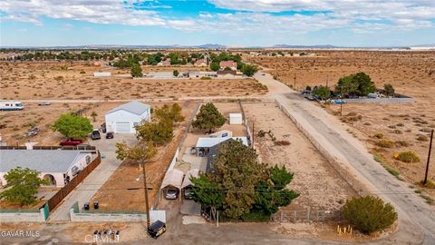 Photo of 43014 7th Street E, Lancaster, CA 93535 (MLS # SR26008140)