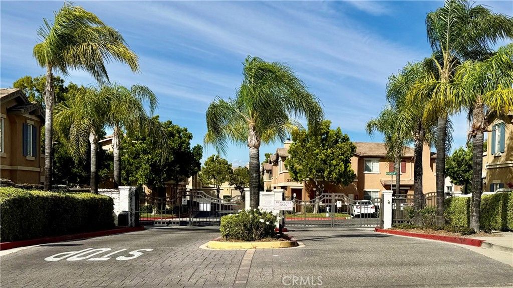 Photo of 33513 Emerson Way #C, Temecula, CA 92592 (MLS # SW26046679)