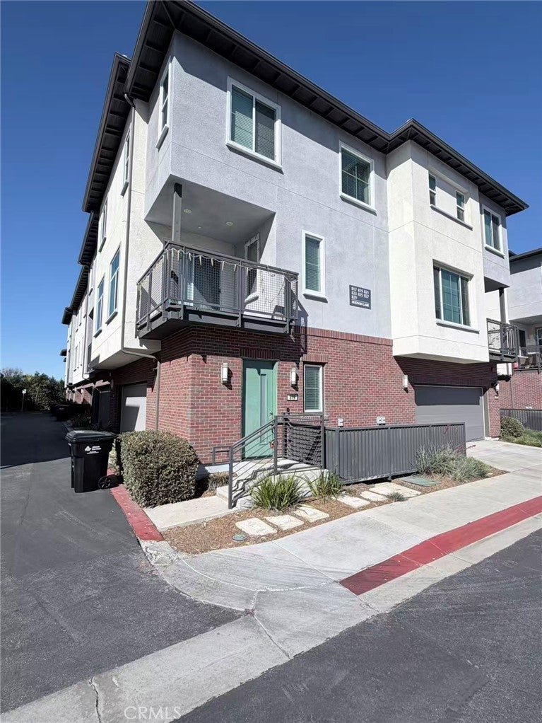 821 Hudson Ln