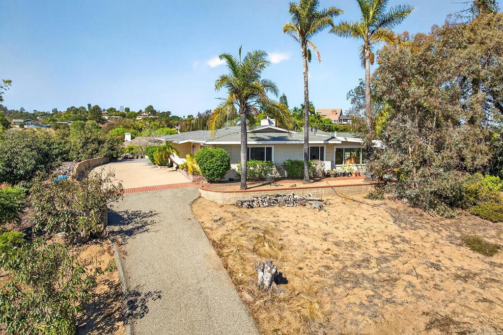 5037 San Jacinto Circle E