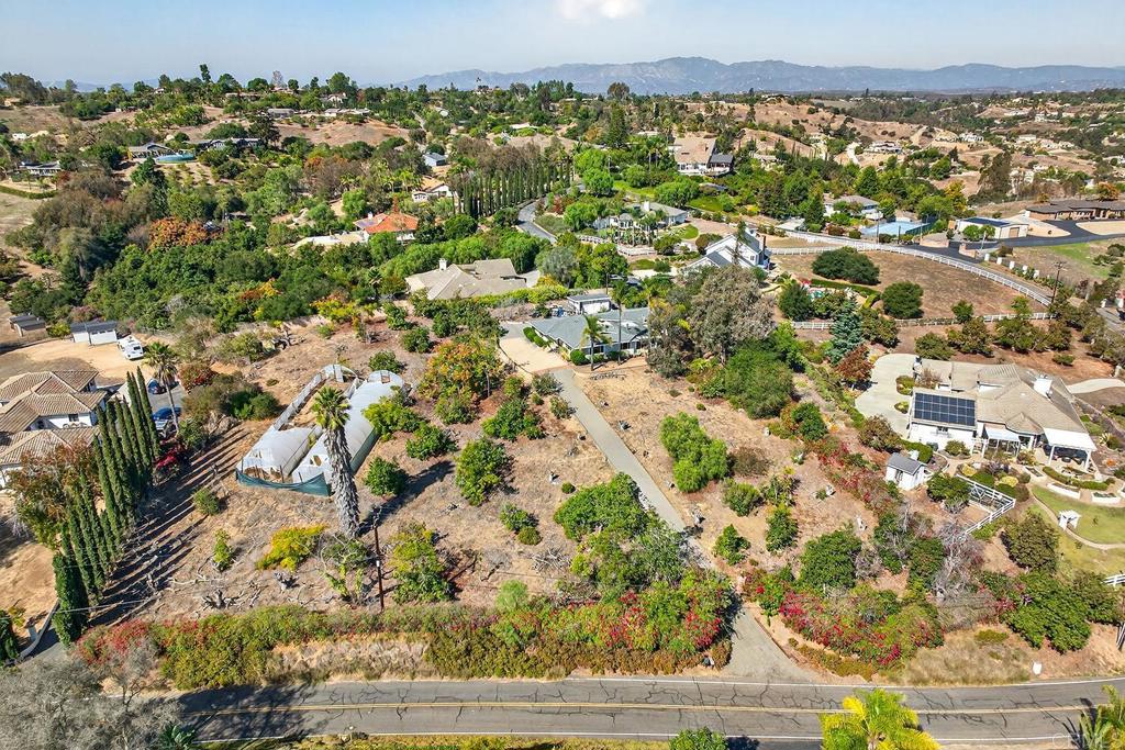 5037 San Jacinto Circle E