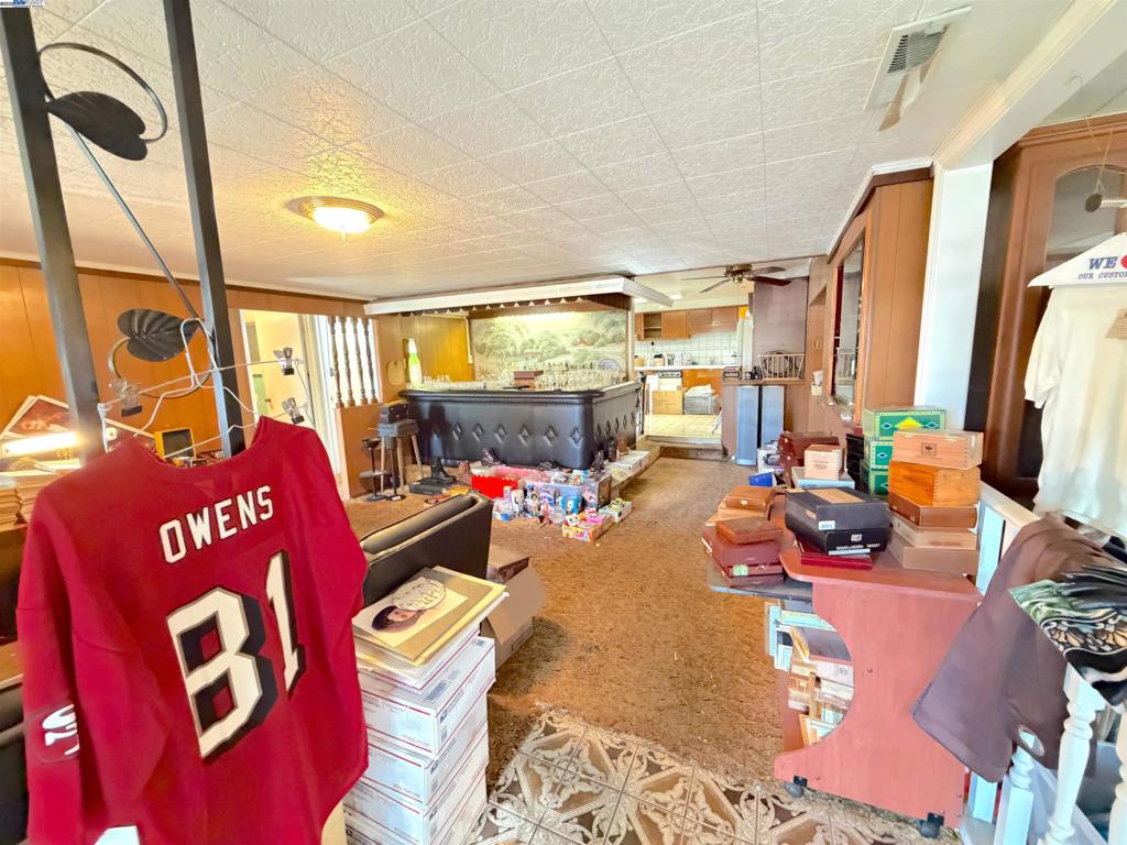 EAST FOOTHILLS - Residential