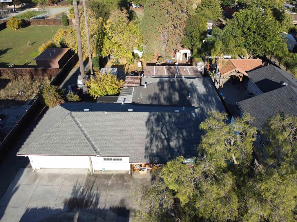 EAST FOOTHILLS - Residential