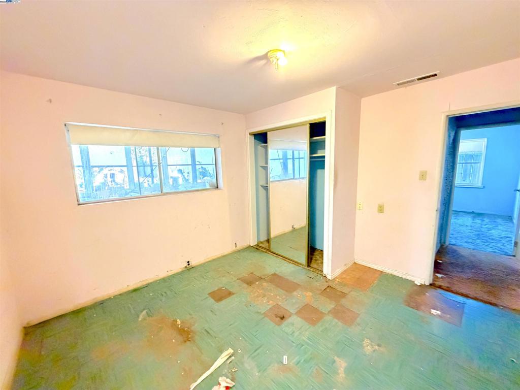 EAST FOOTHILLS - Residential