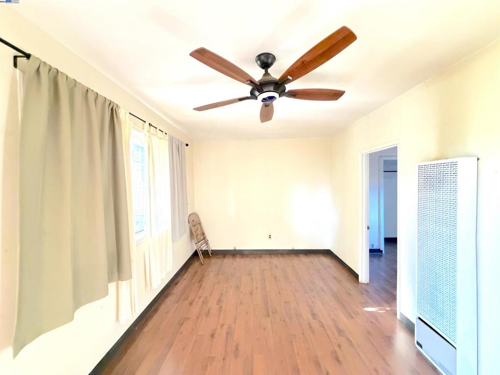 EAST FOOTHILLS - Residential