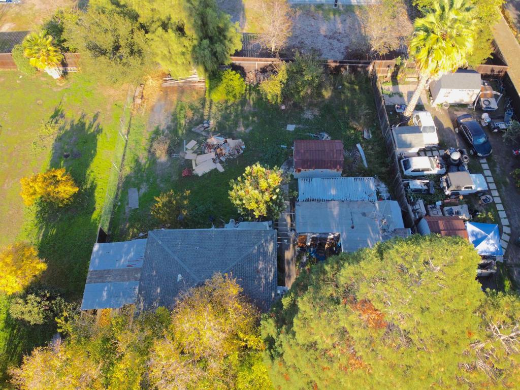 EAST FOOTHILLS - Residential