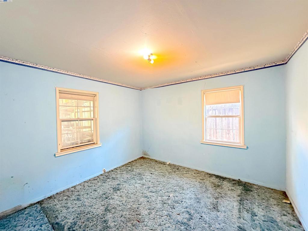 EAST FOOTHILLS - Residential