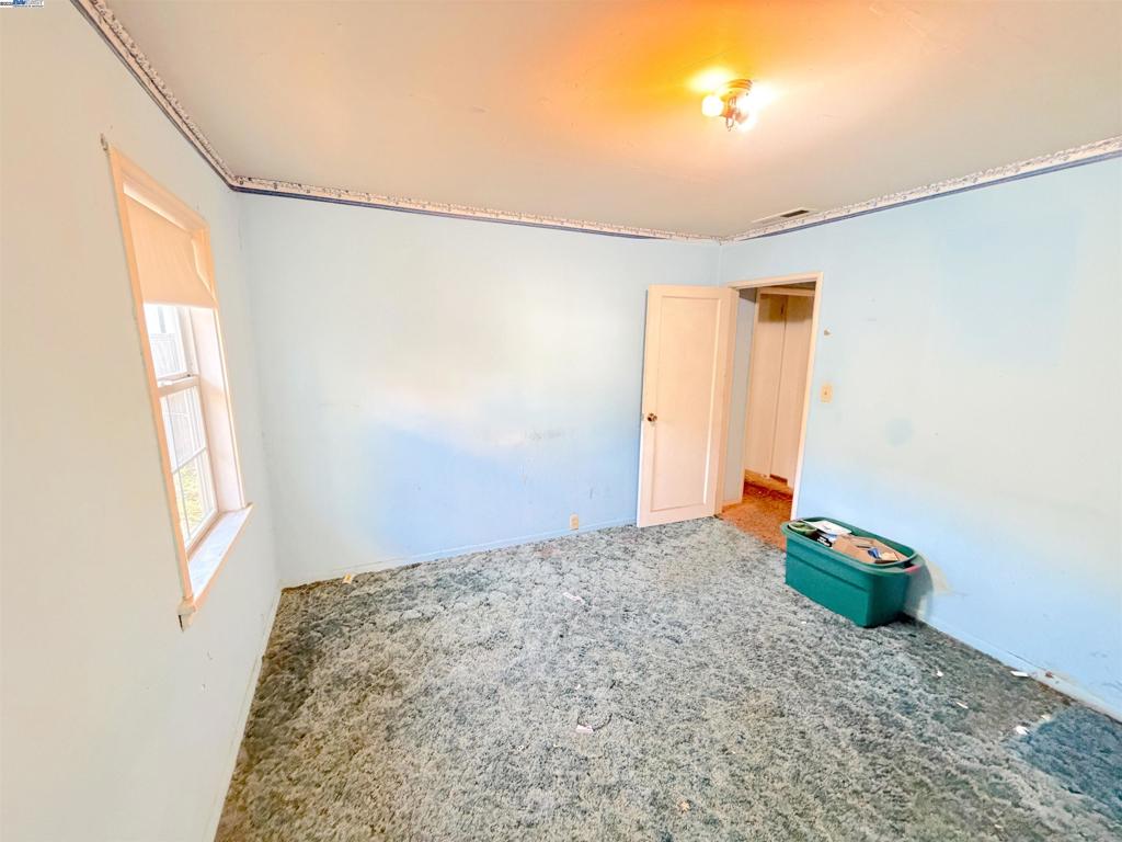 EAST FOOTHILLS - Residential