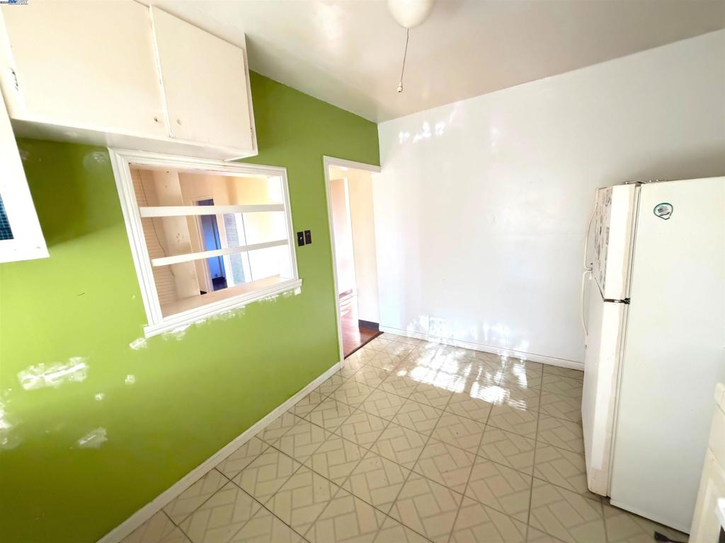 EAST FOOTHILLS - Residential