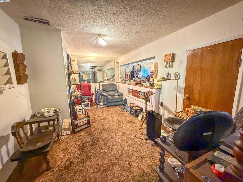 EAST FOOTHILLS - Residential