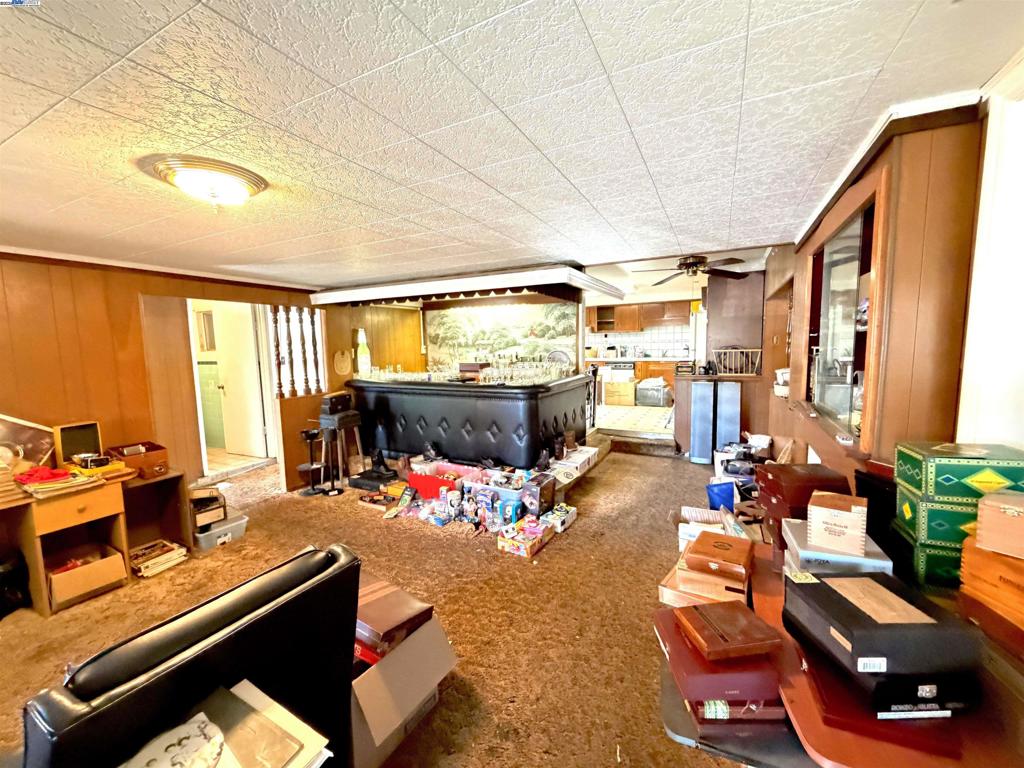 EAST FOOTHILLS - Residential