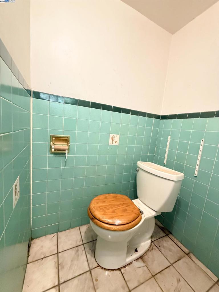 EAST FOOTHILLS - Residential