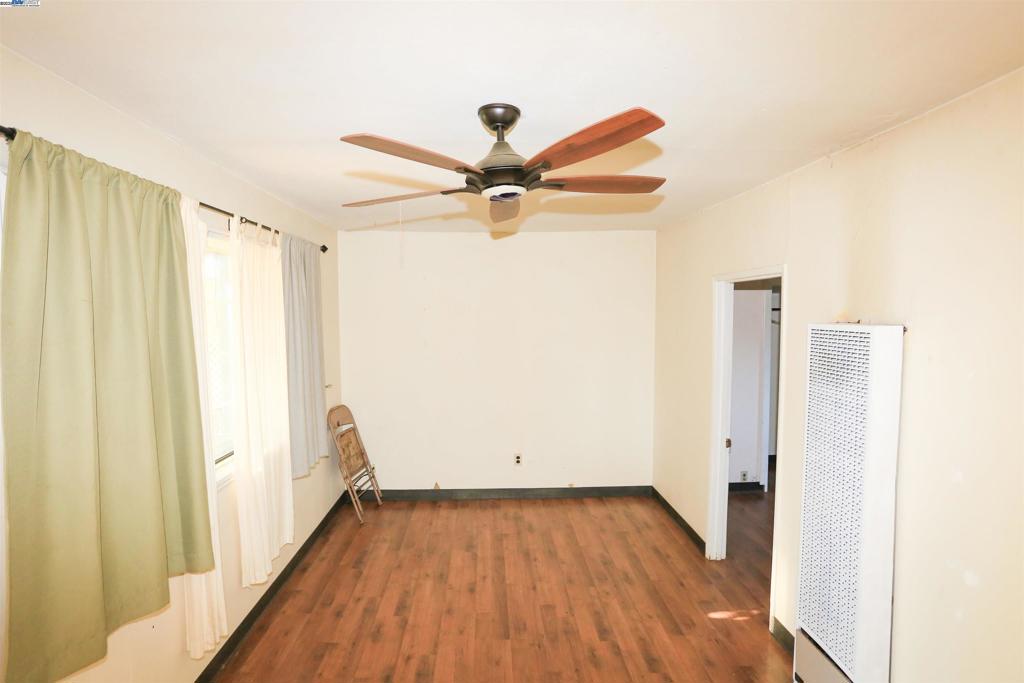 EAST FOOTHILLS - Residential