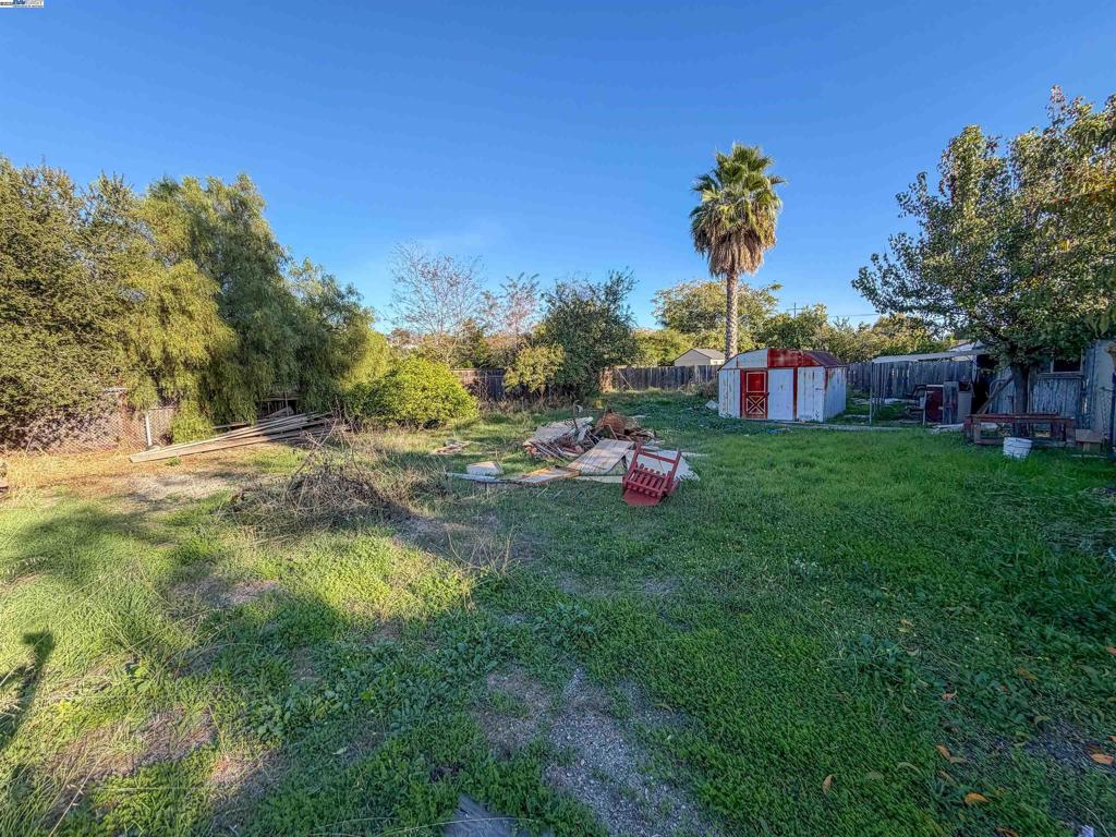 EAST FOOTHILLS - Residential