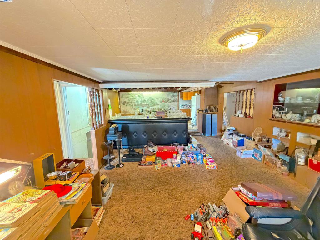 EAST FOOTHILLS - Residential