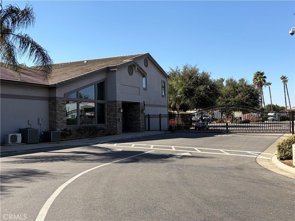 5001 Robertson Blvd #8