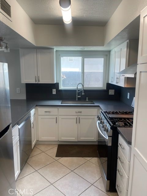 555 El Placer Road 1