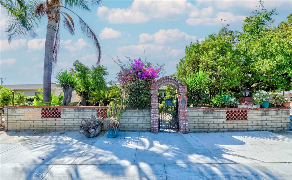 Charming 5-bedroom, 3-bath home in the heart of Garden Grove! First time on the market in many years. Spacious layout perfect for a large family. The garden features a variety of fruit trees and beautiful plants, creating a cozy and inviting atmosphere.
Home needs some TLC—great opportunity for buyers who love to renovate and add their own touch. Conveniently located near shopping, dining, and transportation. Tremendous potential in one of Garden Grove’s most desirable neighborhoods. Don’t miss this one!