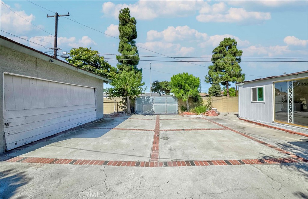9002 Imperial Avenue