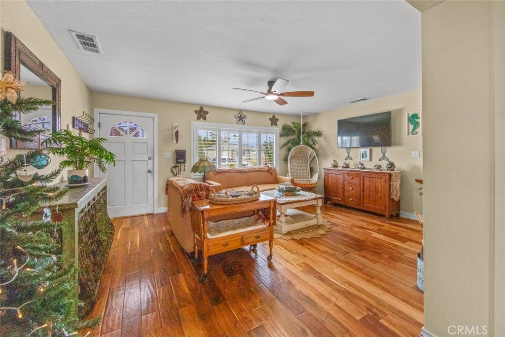 1164 N 6th