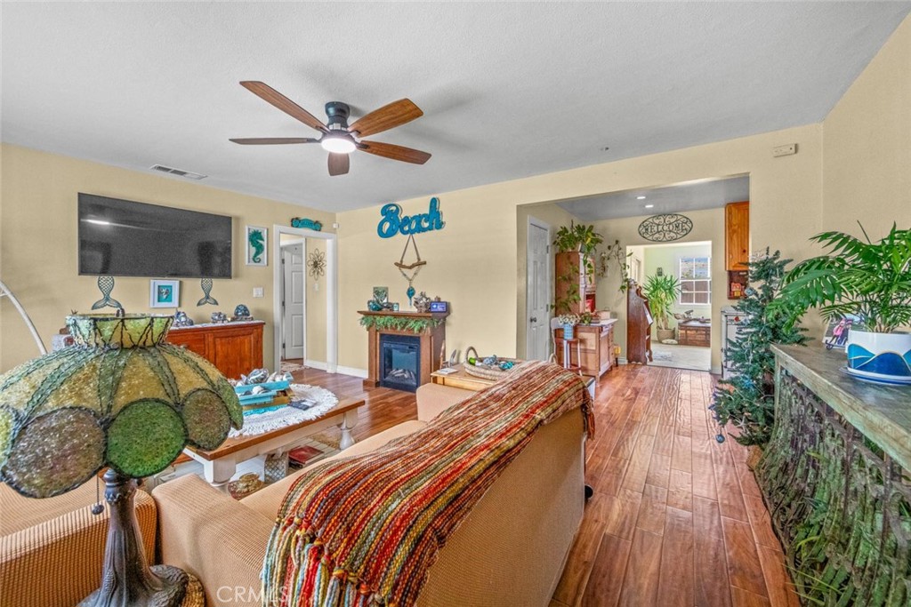 1164 N 6th