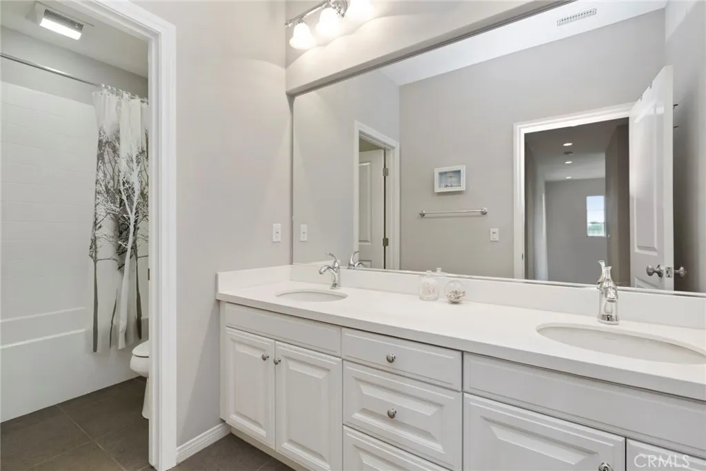 Irvine, California 92618, United States, 3 Bedrooms Bedrooms, ,3 BathroomsBathrooms,Residential,Active,189017