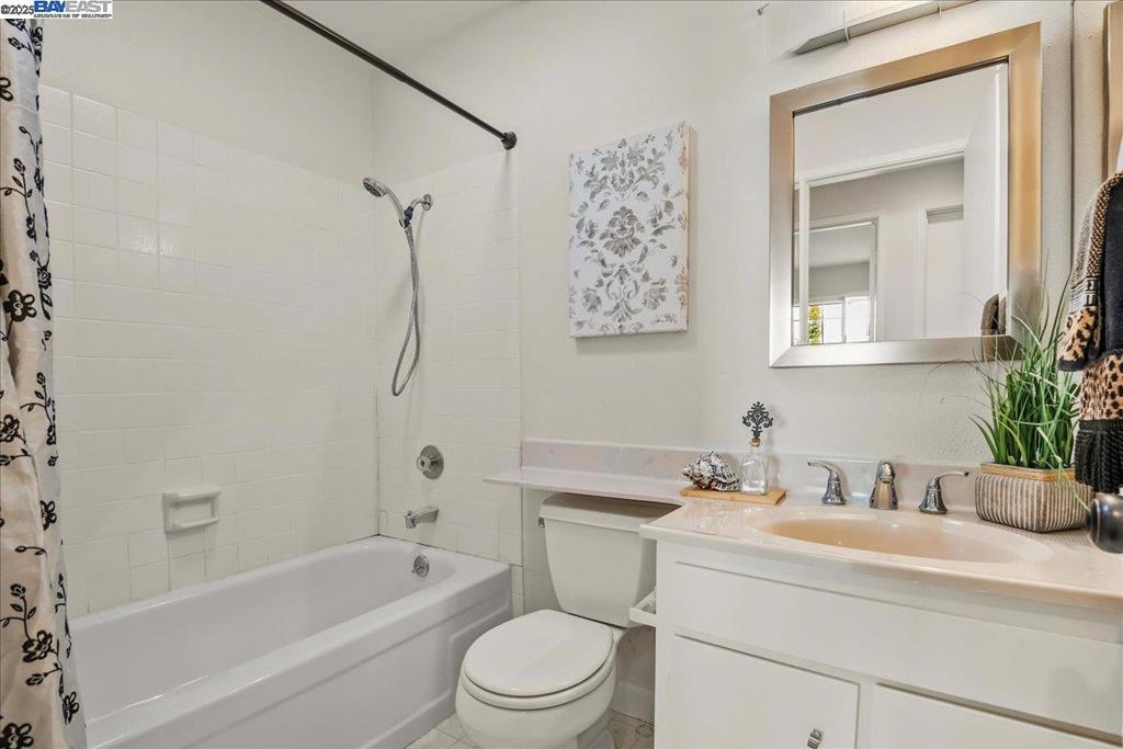 LAKE AREA - Residential