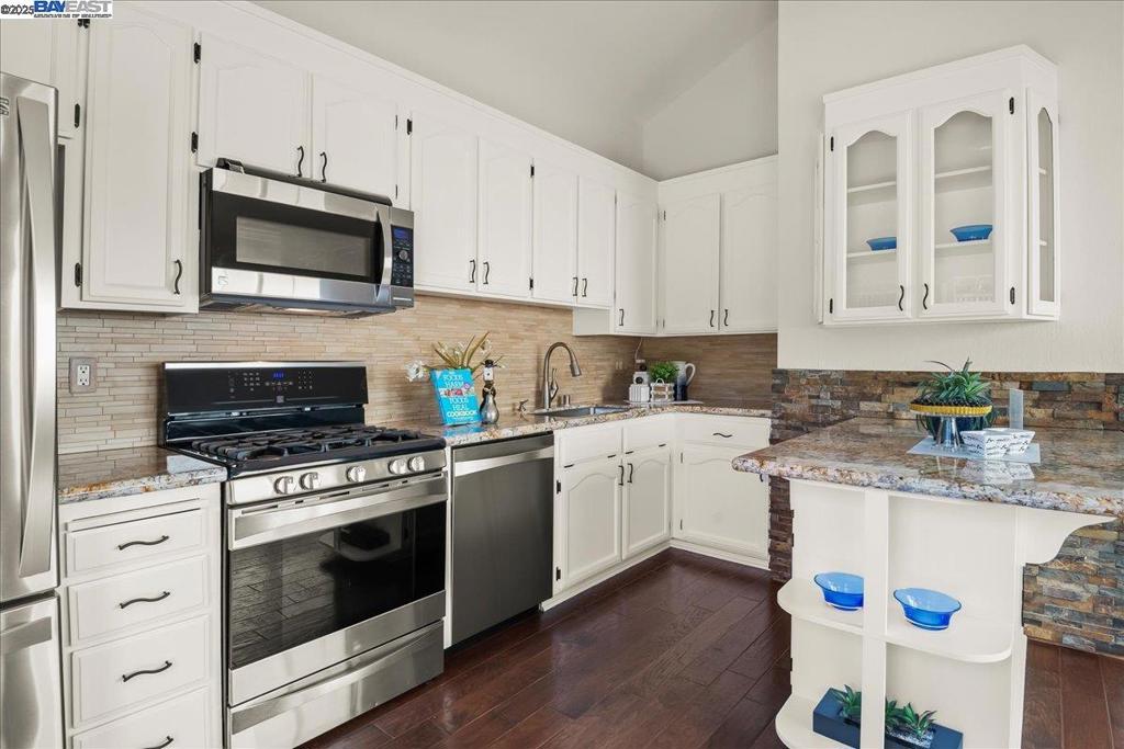 LAKE AREA - Residential