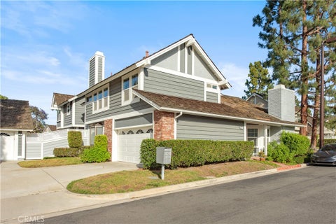 Photo of 19 Alabaster Loop, Irvine, CA 92614 (MLS # OC26137250)