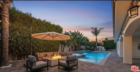 Photo of 6243 Berquist Avenue, Woodland Hills, CA 91367 (MLS # 26673295)