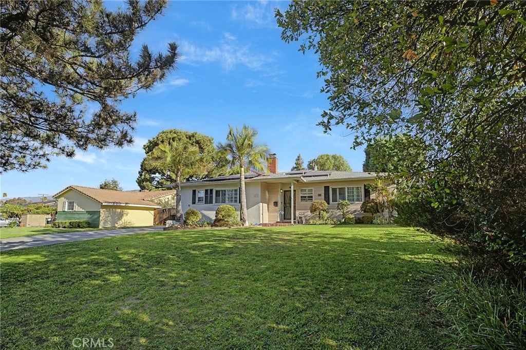 621 E Cypress Avenue