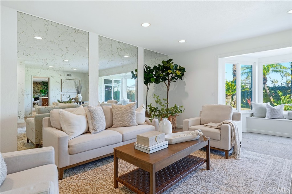 Showcase (SHOW) - Residential