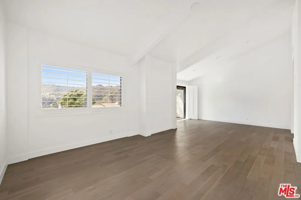 Pacific Palisades, California 90272, United States, 3 Bedrooms Bedrooms, ,3 BathroomsBathrooms,Residential,Active,155027