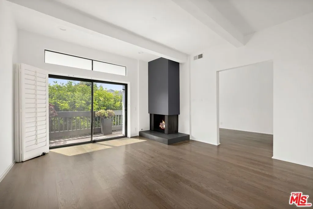 Pacific Palisades, California 90272, United States, 3 Bedrooms Bedrooms, ,3 BathroomsBathrooms,Residential,Active,155027