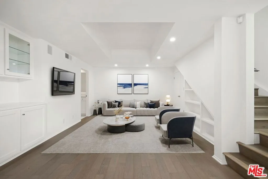 Pacific Palisades, California 90272, United States, 3 Bedrooms Bedrooms, ,3 BathroomsBathrooms,Residential,Active,155027